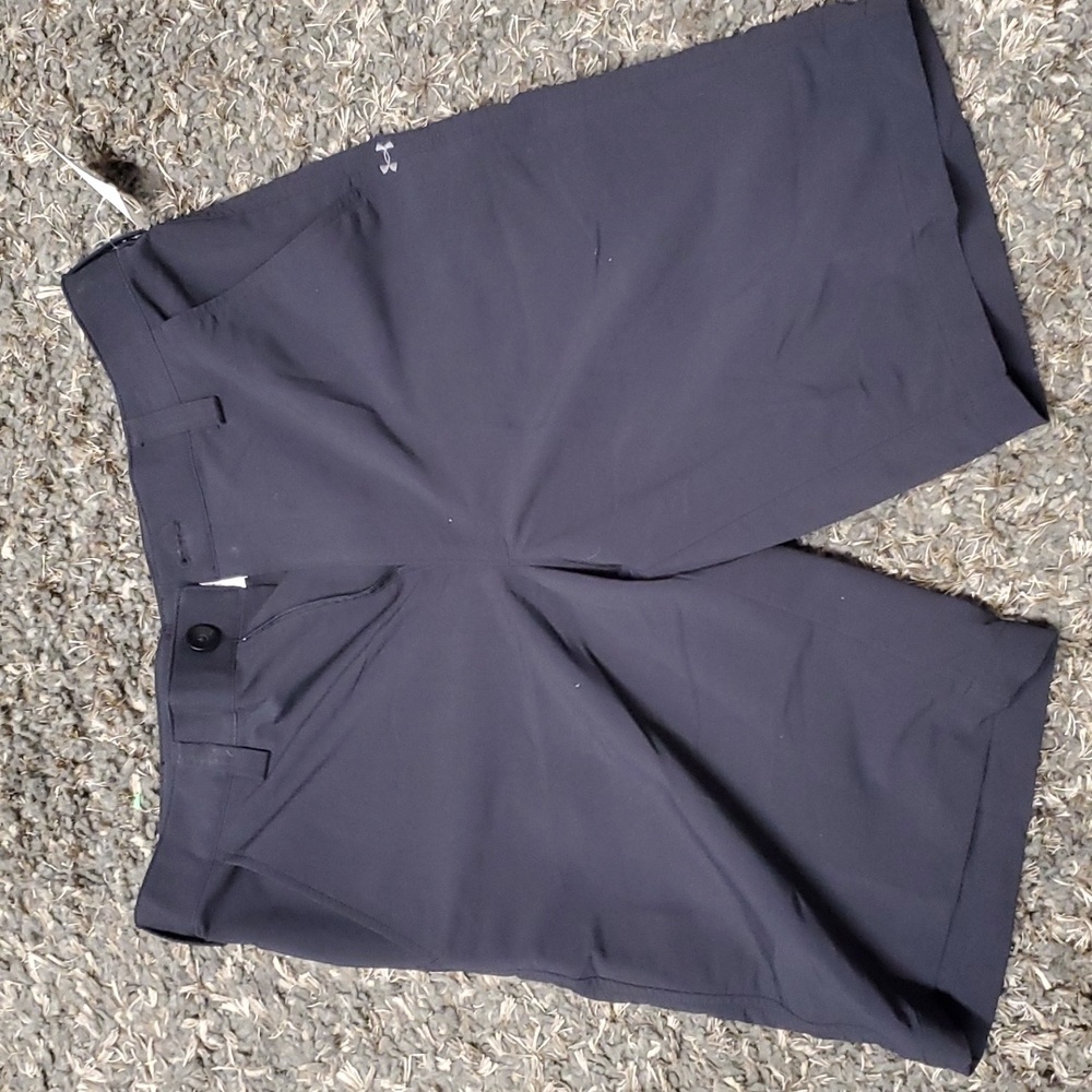 Mens Under Armour Golf shorts size 34